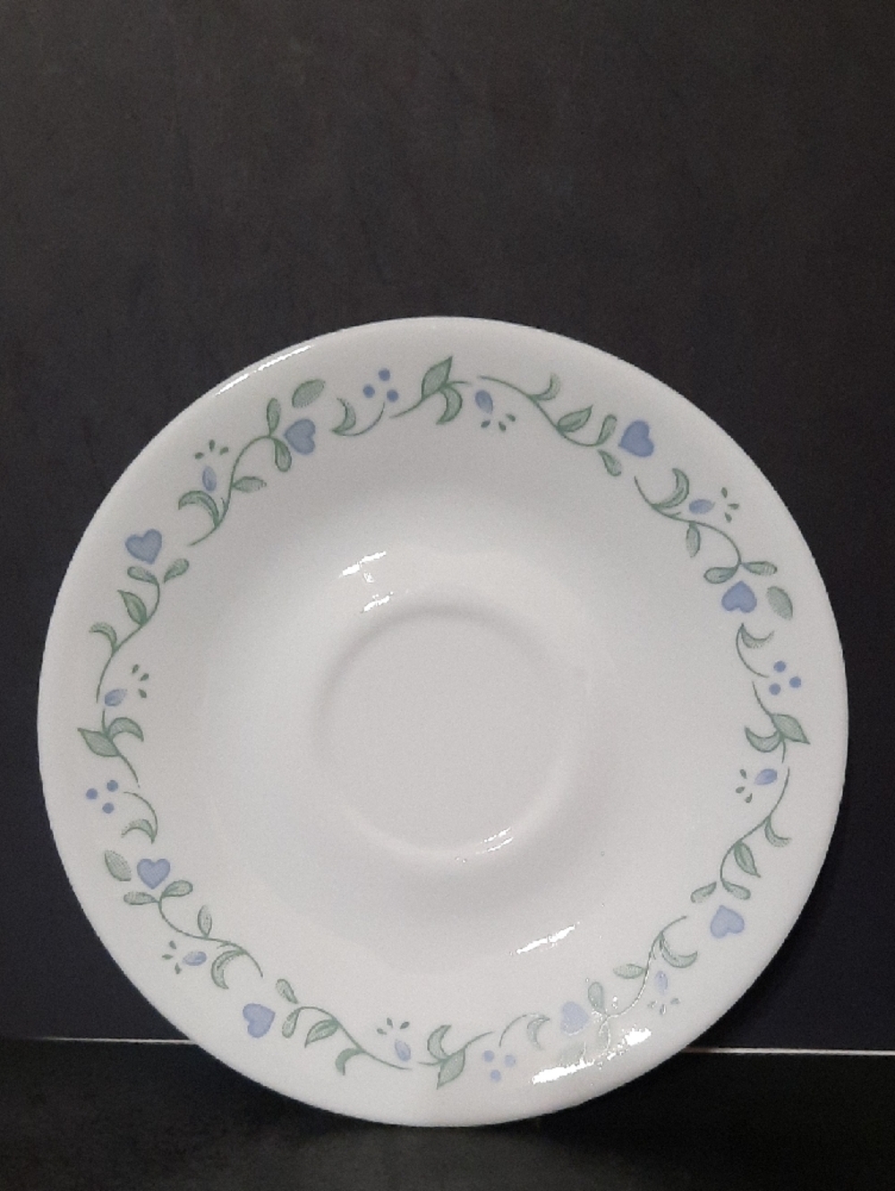 Corelle Country Cottage Pattern with Pale Blue Hearts and Green Vine Border - Picture 2 of 6